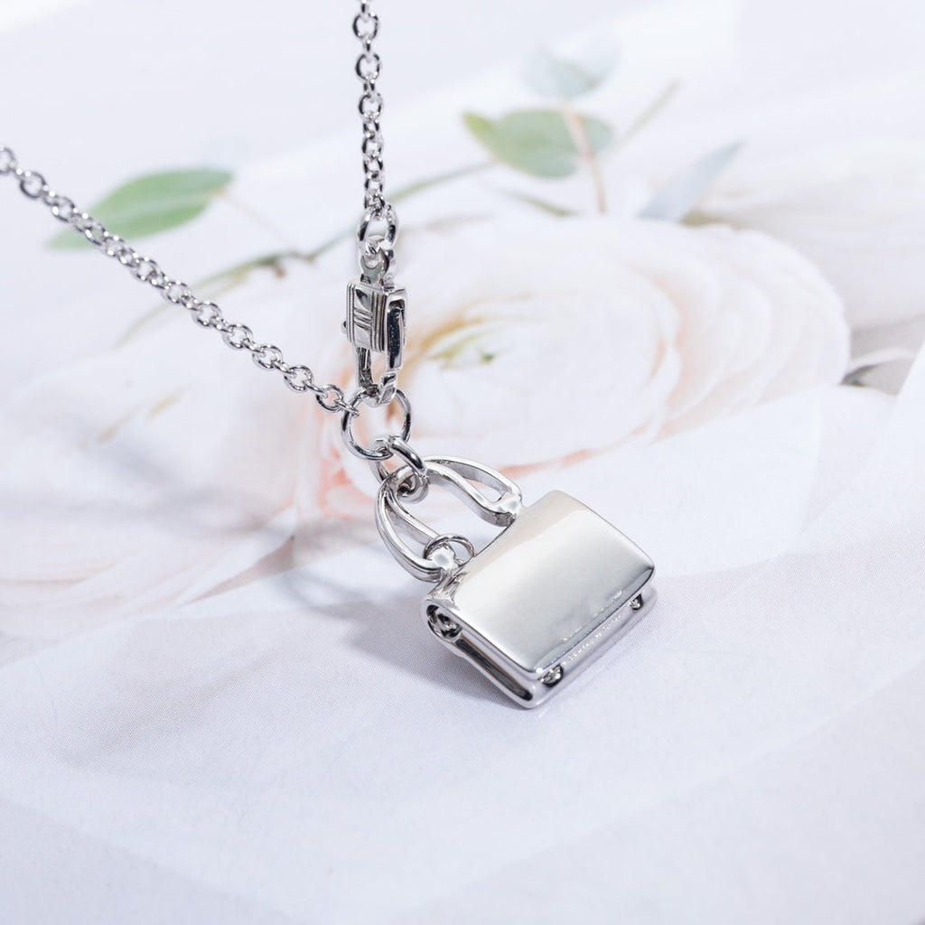 HERMES AMULETTE CONSTANCE PEDANT SILVER NECKLACE