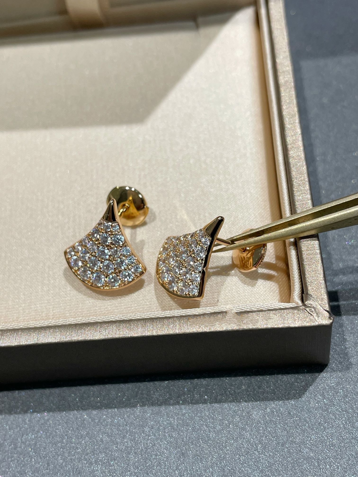 BVLGARI DREAM STUD EARRINGS DIAMOND