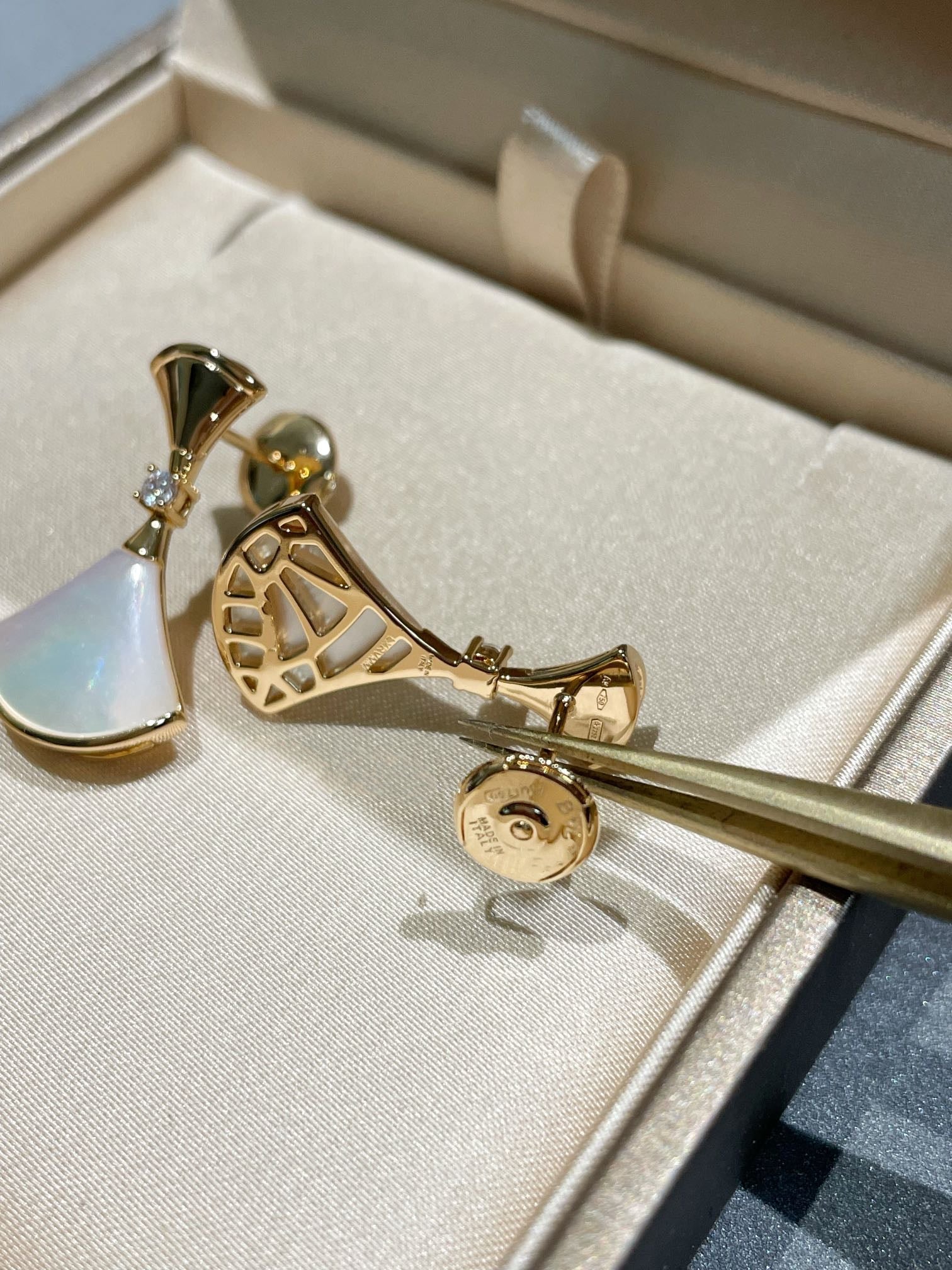 BVLGARI DREAM MOP 1 DIAMOND EARRINGS