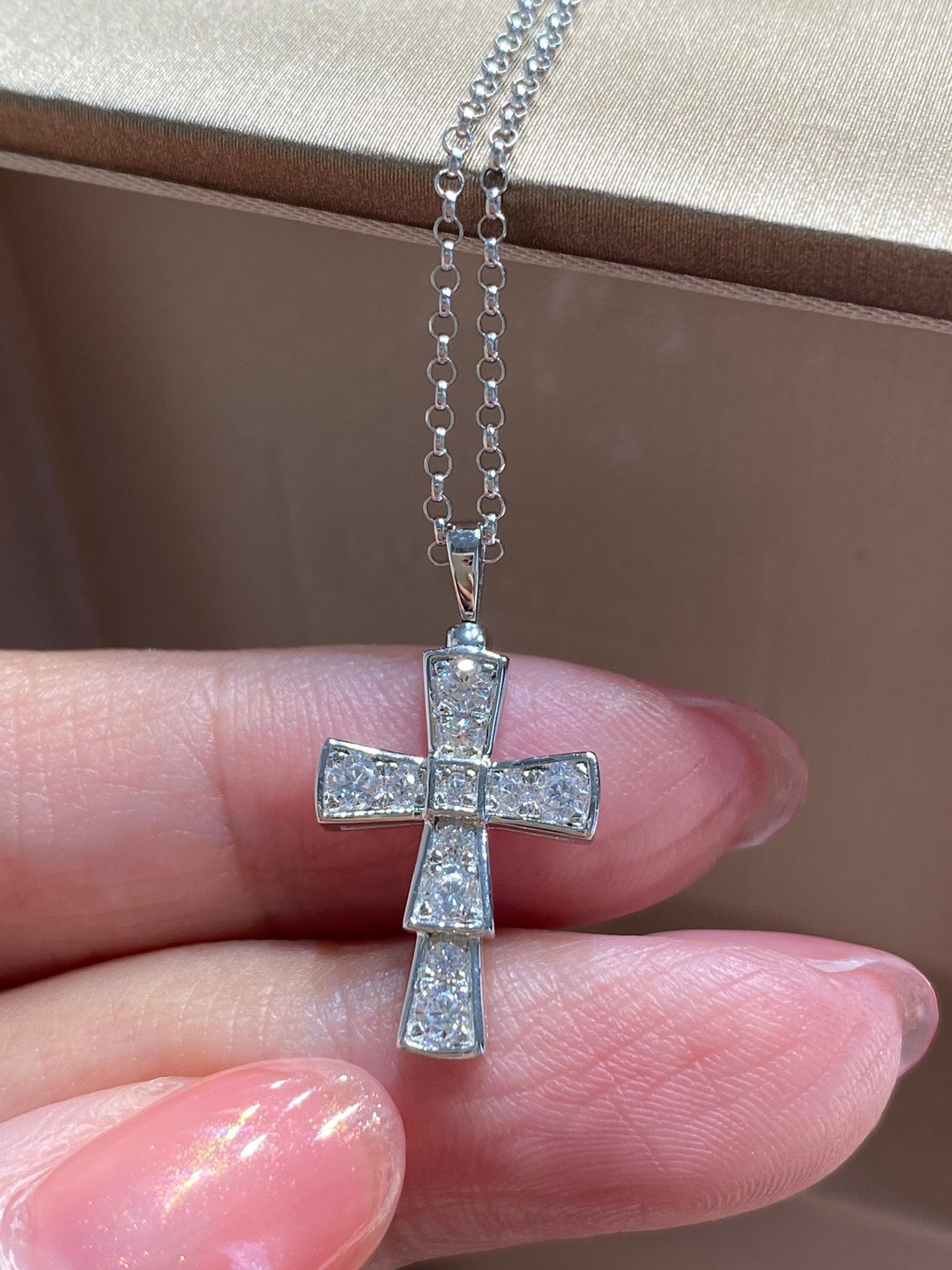 BVLGARI CROCE PEDANT DIAMOND NECKLACE