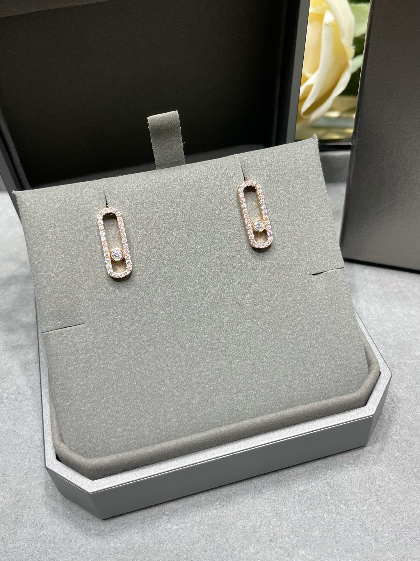 MESSIKA MOVE UNO STUD DIAMOND PAVED EARRINGS
