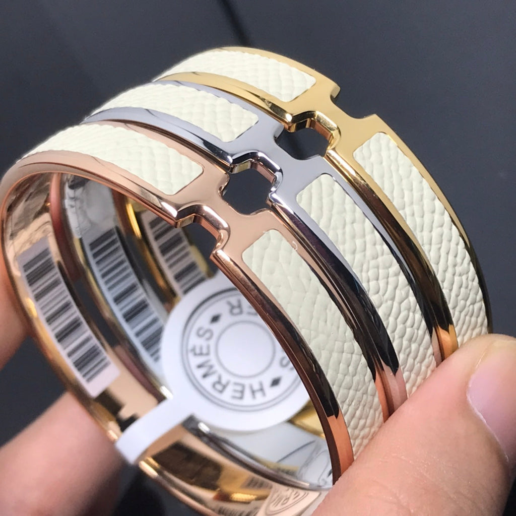 HERMES H Pig Nose White Bracelet