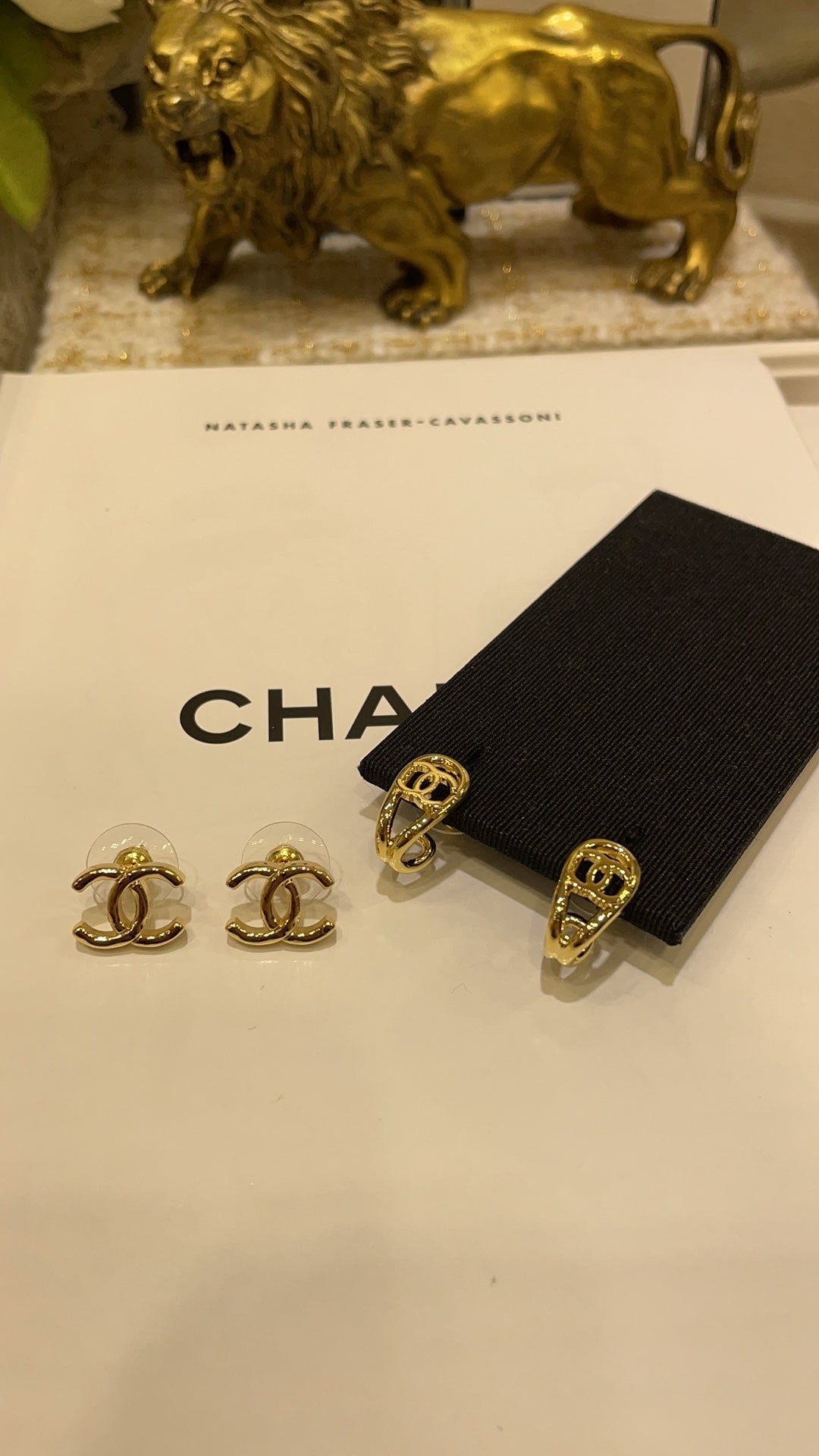 Chanel 2026 Hollowed-Out Chanel Gold Teardrop Earrings