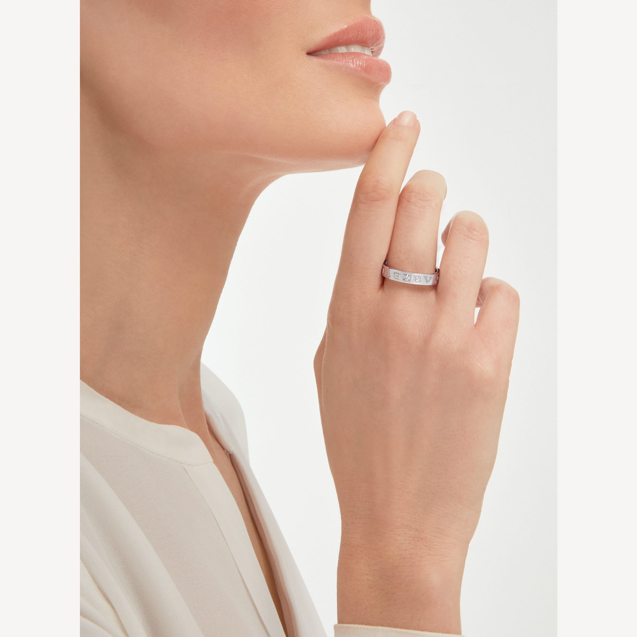 BVLGARI ZERO 1 ESSENTIAL WITH A DIAMOD RING