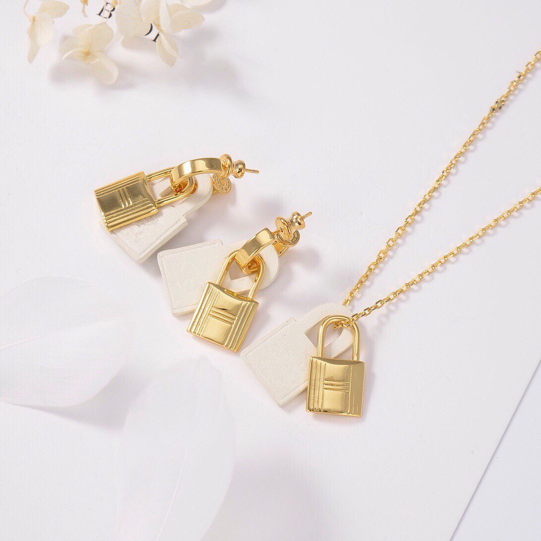 HERMES O'KELLY GOLD EARRINGS